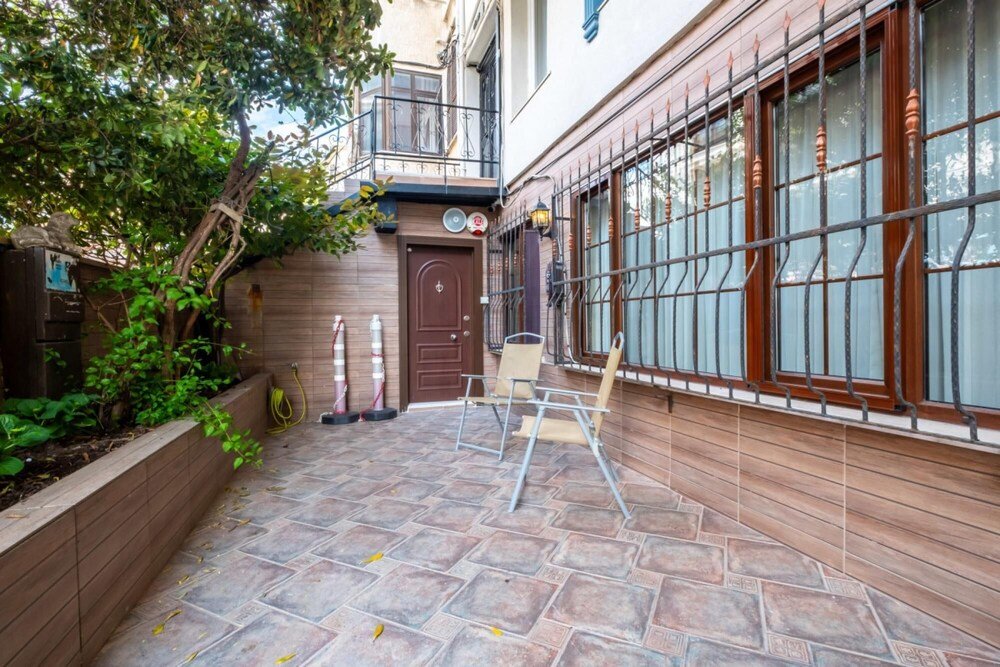 Flat with Garden Close to Coast in Uskudar — фото 1