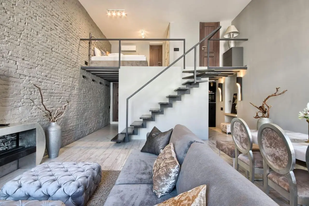 Sukhaparina: Loft hut