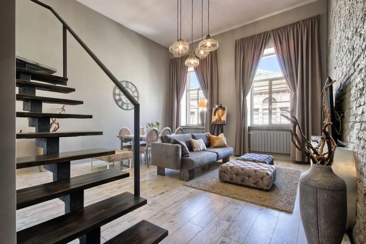 Sukhaparina: Loft hut
