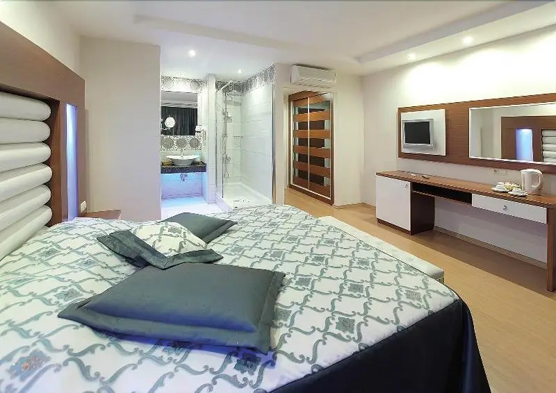 Фетхие: ldeniz Beach Resort Otel