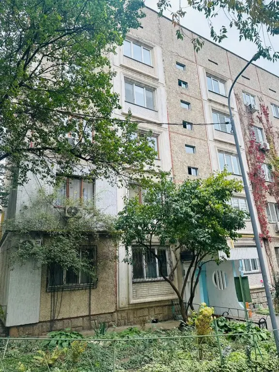 Алматы: Квартира в микрорайоне Мамыр 1