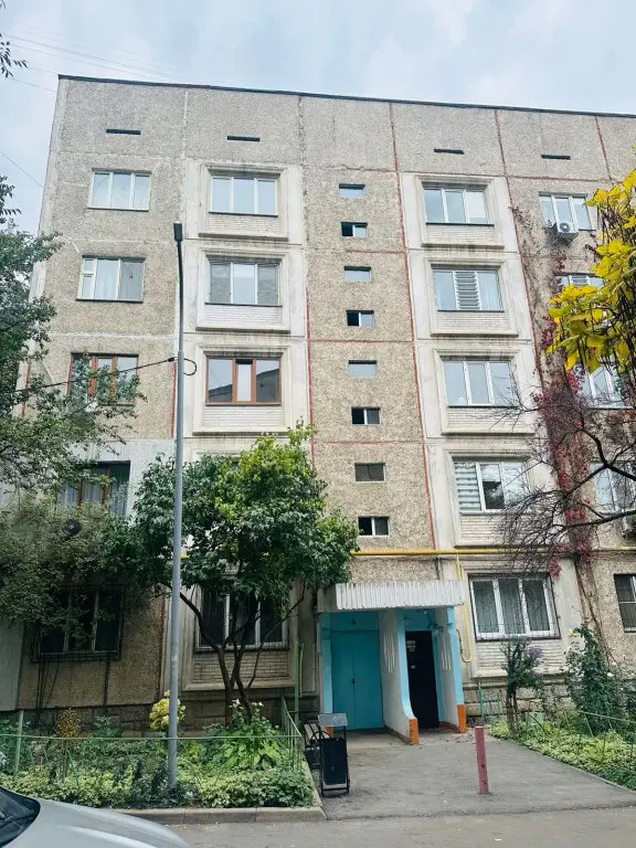 Алматы: Квартира в микрорайоне Мамыр 1
