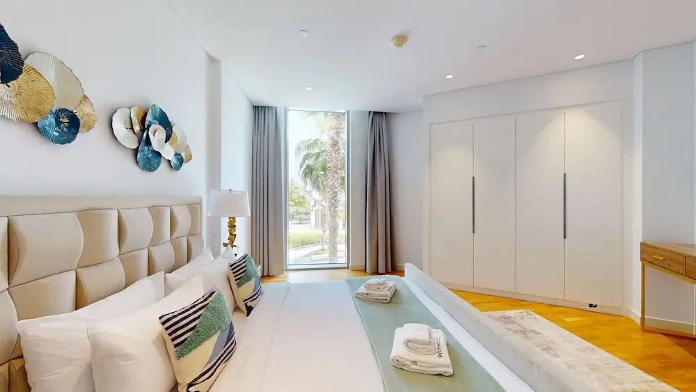 Дубай: JBR- Bluewaters Bldg 3 202