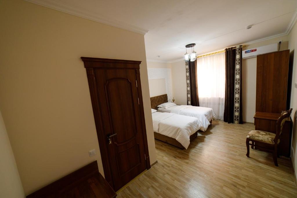 Khans Palace Hotel — фото 1