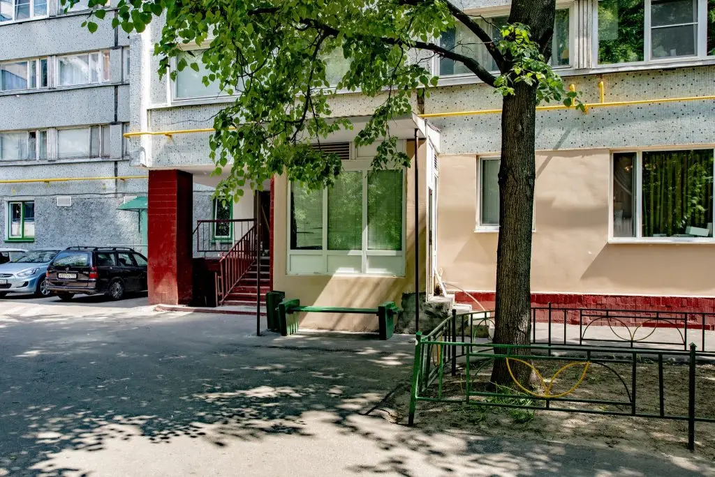 Москва: Дом у метро на проспекте Ленинский 94А