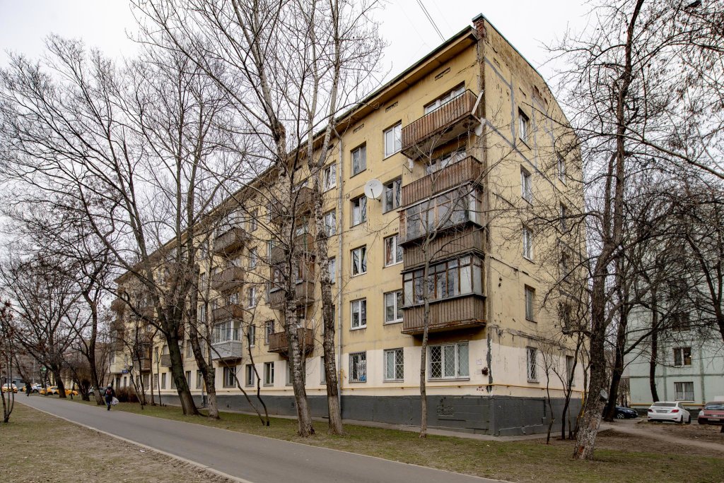 Дом у метро на улице Гарибальди — фото 1