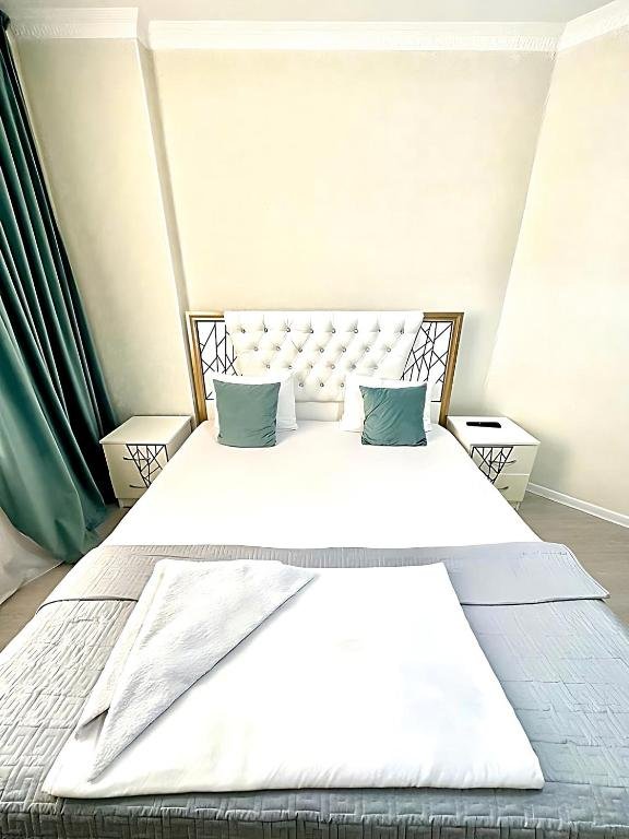 Атырау: Kulmanova 107, apartments overlooking the city center!