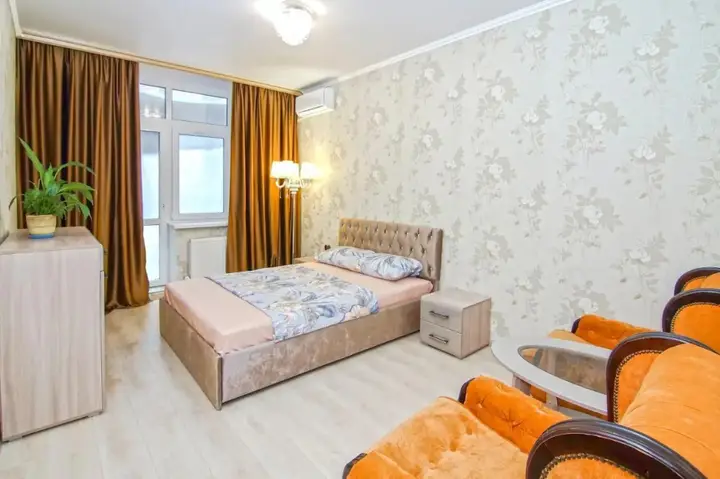 Краснодар: Family Apartments (Фэмили Апартментс) на улице Жлобы 141