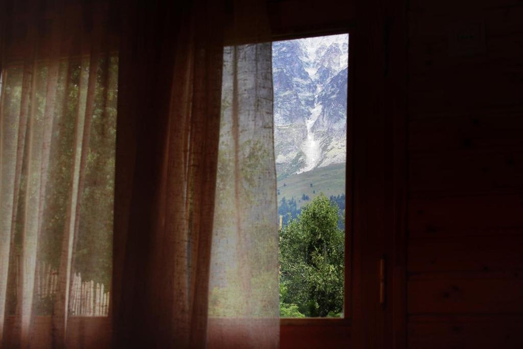 Местиа: Hotel Ushba Hill