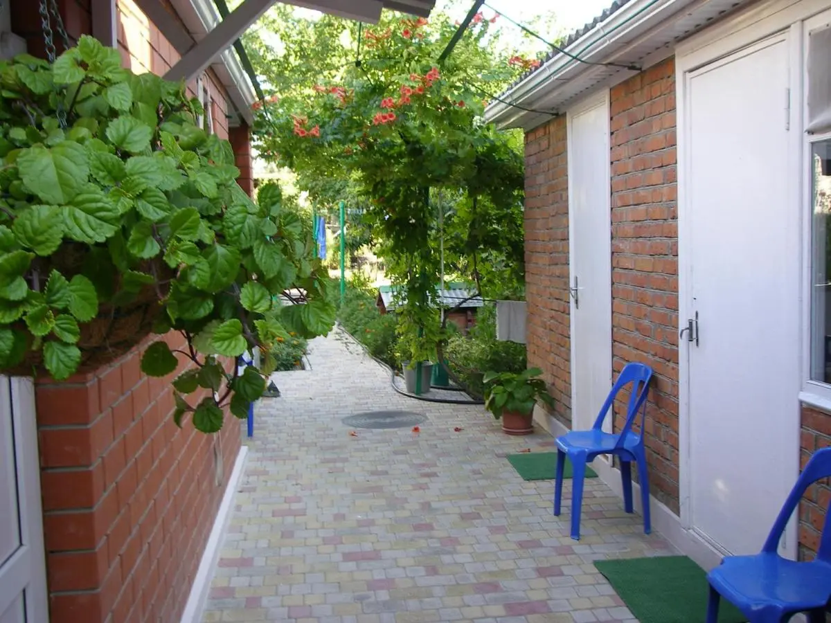Витязево: Guest House y Tatiani