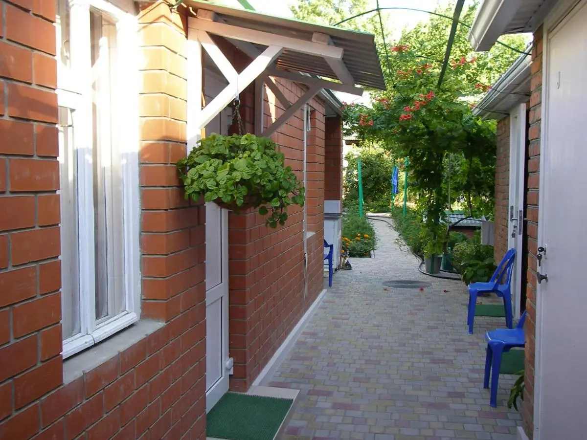 Витязево: Guest House y Tatiani