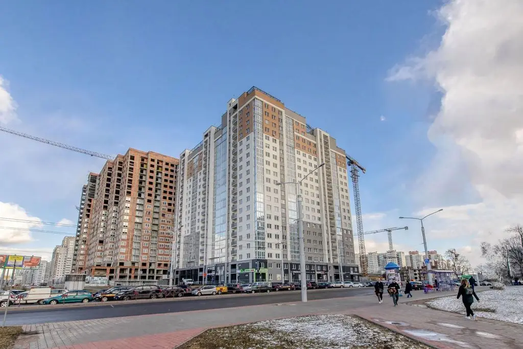 Минск: Bulbash Apartments (Бульбаш Апартаменты) на проспекте Дзержинского 19