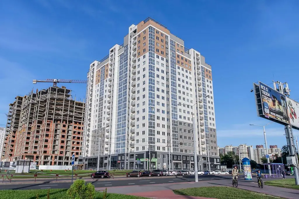 Минск: Bulbash Apartments (Бульбаш Апартаменты) на проспекте Дзержинского 19