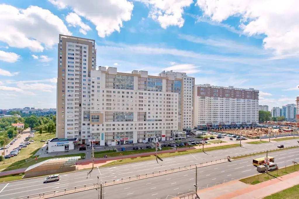 Минск: Bulbash Apartments (Бульбаш Апартаменты) на проспекте Дзержинского 15