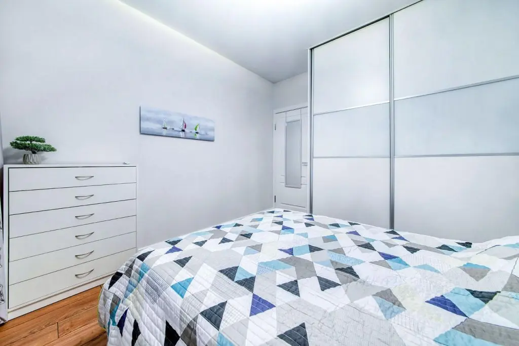 Минск: Bulbash Apartments (Бульбаш Апартаменты) на проспекте Дзержинского 15