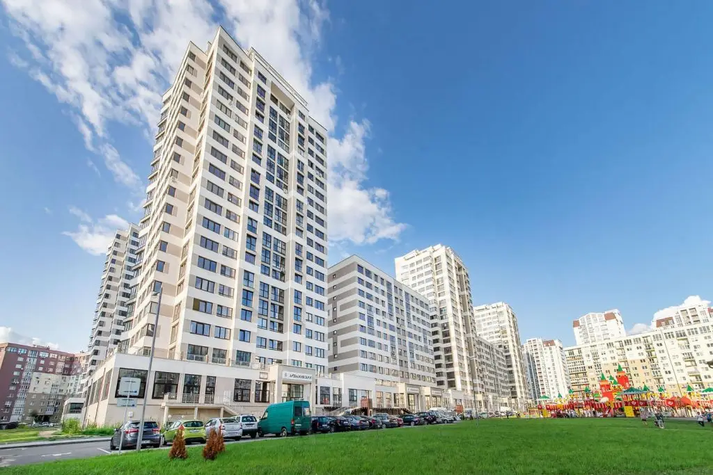 Минск: Bulbash Apartments (Бульбаш Апартаменты) на улице Мстиславца 8