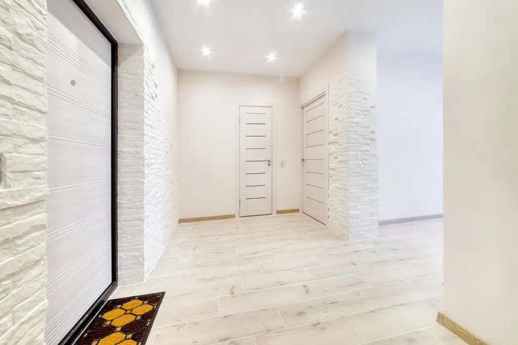 Минск: Bulbash Apartments (Бульбаш Апартаменты) на проспекте Дзержинского 11