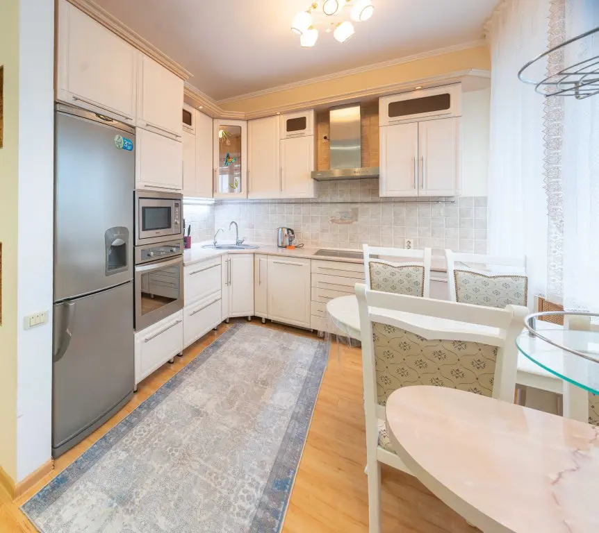 Павлодар: Elitnyie Na Isinalieva 1 Apartments