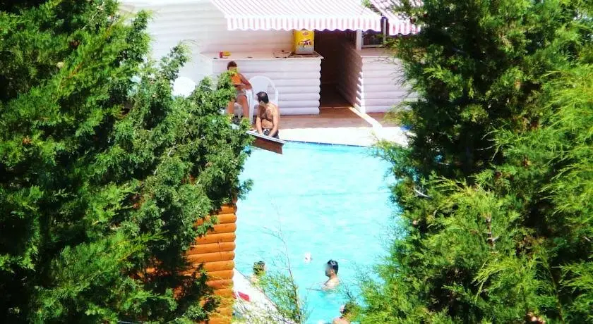 Сайл: Forest Lodge