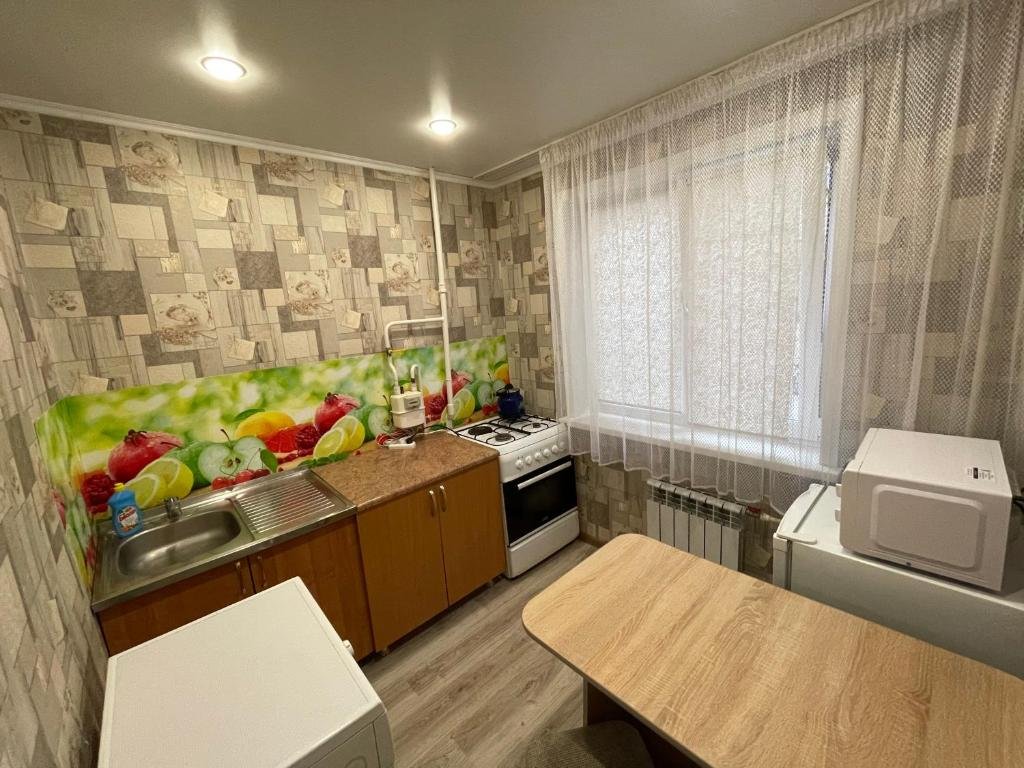 Стандартная 1-комнатная квартира в центре! — фото 1
