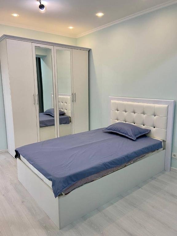 Алматы: Comfortable apartment with 2 bedrooms on Tole bi 285/8