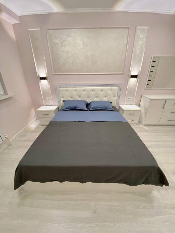 Алматы: Comfortable apartment with 2 bedrooms on Tole bi 285/8