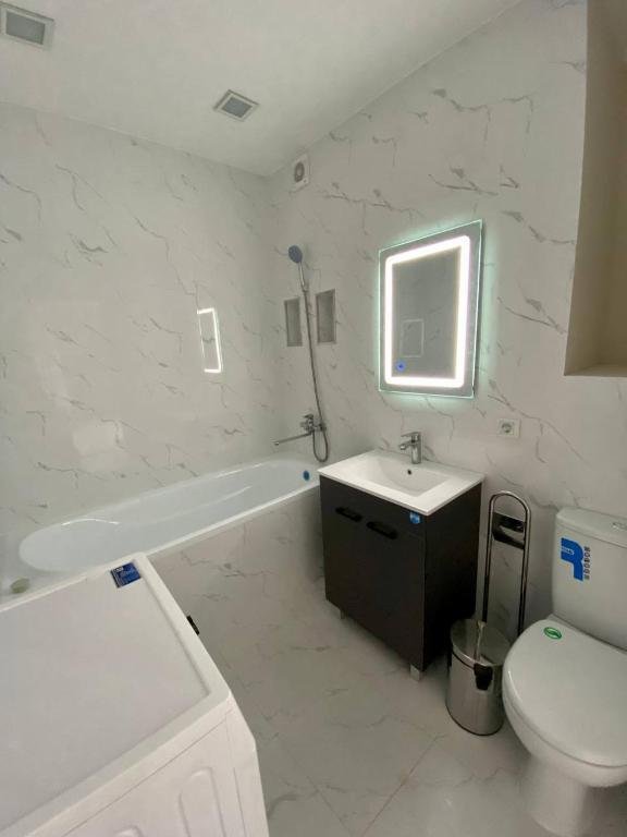 Алматы: Comfortable apartment with 2 bedrooms on Tole bi 285/8