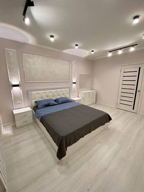 Алматы: Comfortable apartment with 2 bedrooms on Tole bi 285/8