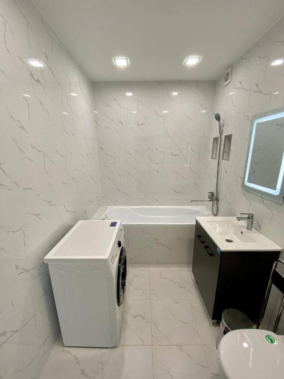 Алматы: Comfortable apartment with 2 bedrooms on Tole bi 285/8