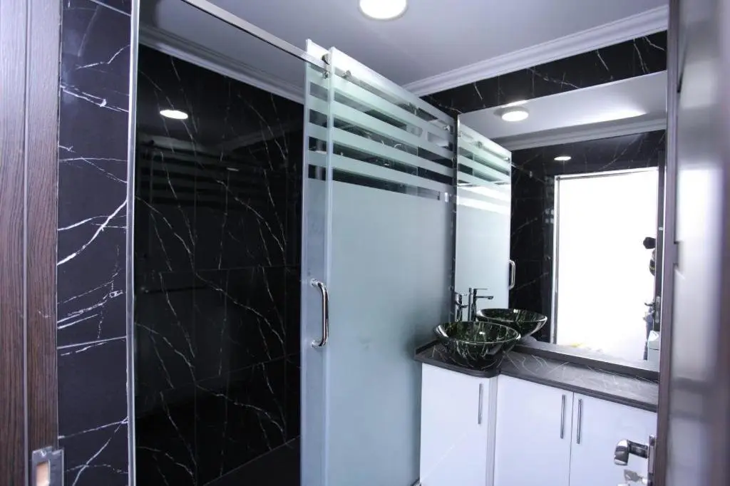 Самарканд: Overlooking Registan Square Luxury 2 Bedrooms Apartment