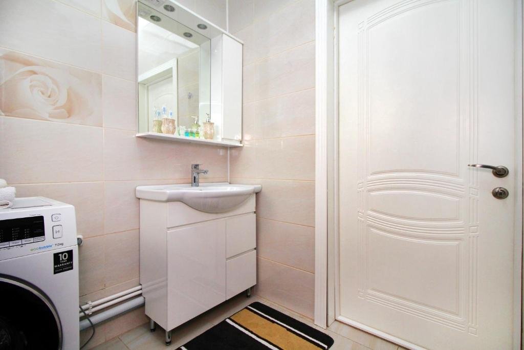 Алматы: Razmestim в ЖК Шахристан на 4 этаже