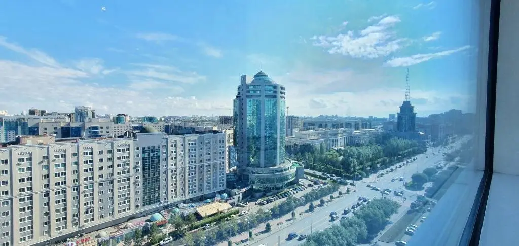 Новая,просторная 2х комн. квартира возле Байтерек — фото 1