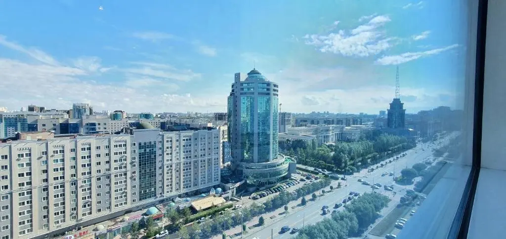 Астана: Новая,просторная 2х комн. квартира возле Байтерек