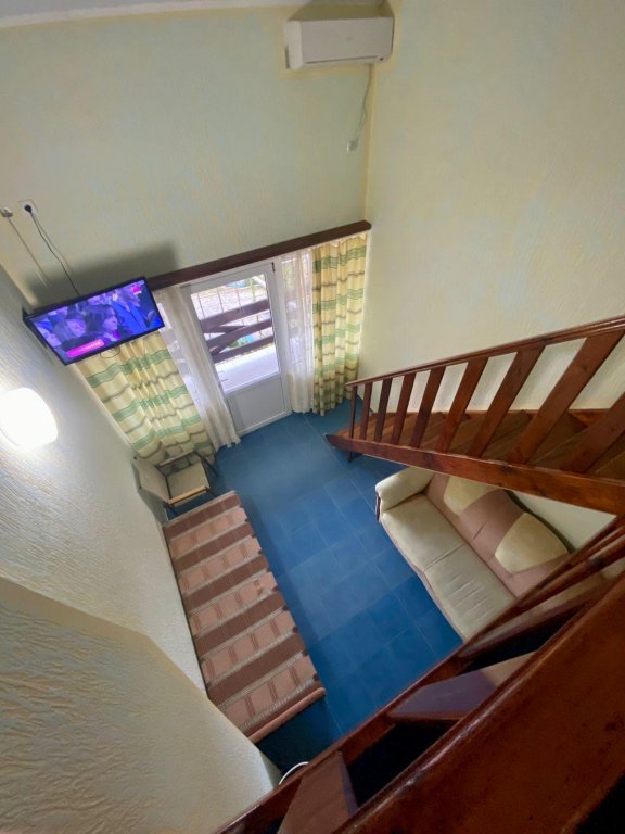 Лоо: Guest House Alexandria