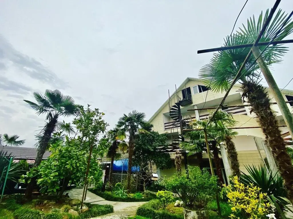 Лоо: Guest House Alexandria