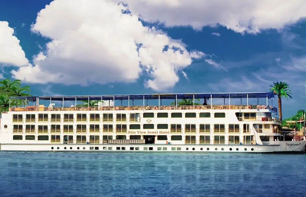 Каир: Nile View Apartment