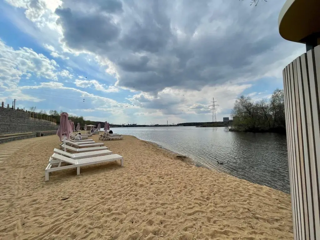 Москва: Спутник на улице Липовой Рощи 6 корпус 1