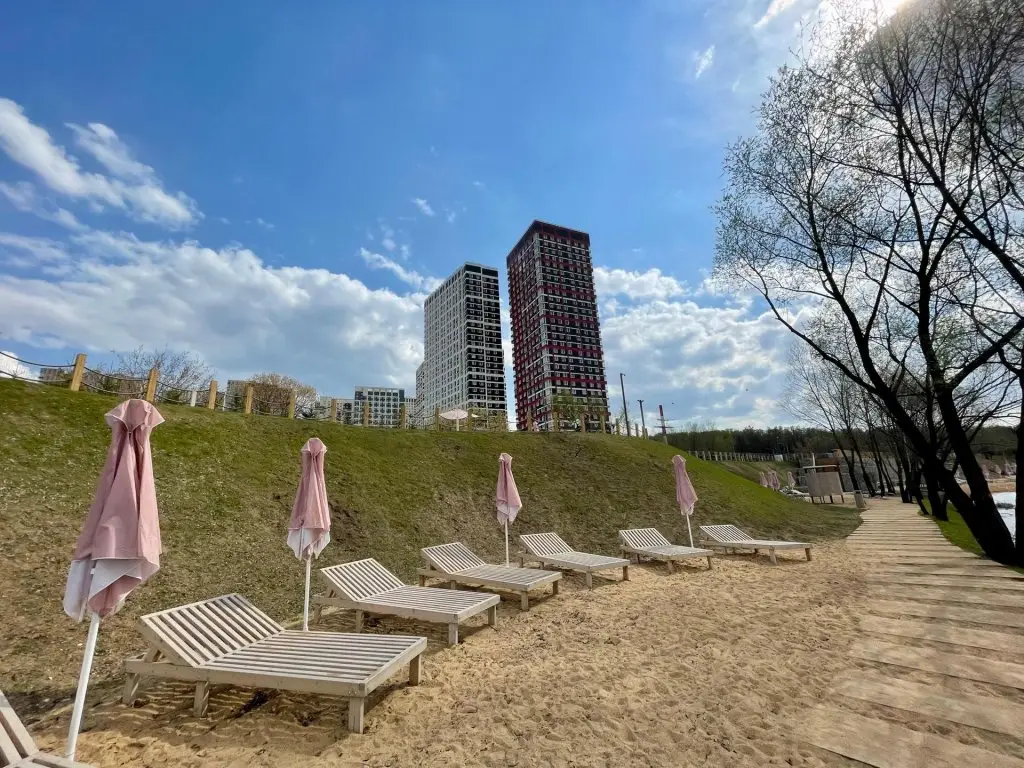Москва: Спутник на улице Липовой Рощи 6 корпус 1