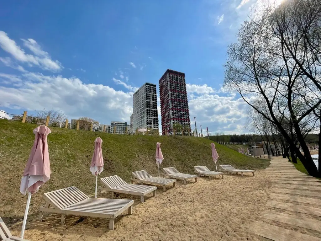 Москва: Спутник на улице Липовой Рощи 6 корпус 1