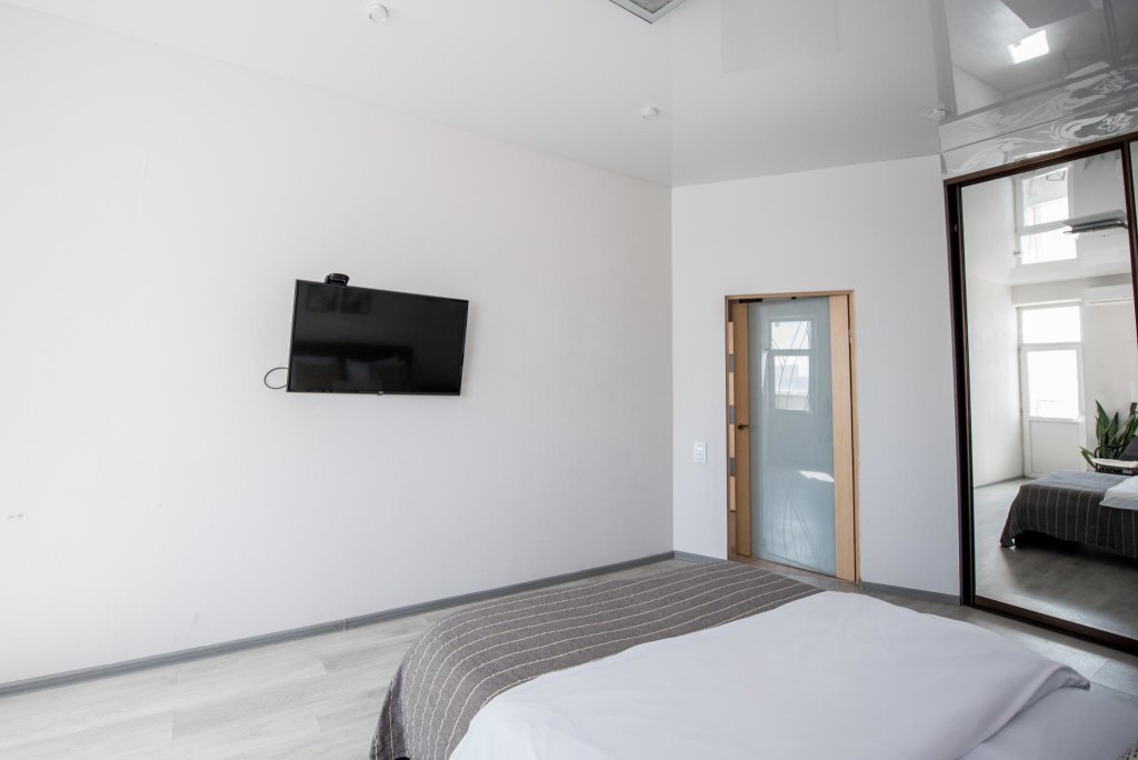 Ростов-на-Дону: Smile Apartments (Смайл Апартментс) на улице Красноармейская 141/128