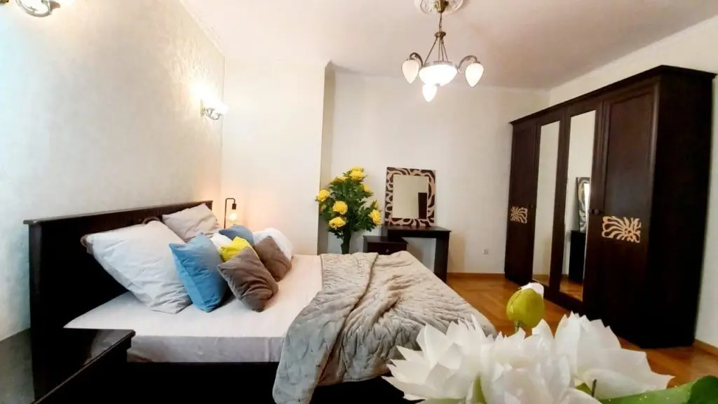 Ростов-на-Дону: Smile Apartments (Смайл Апартментс) на переулке Крыловской