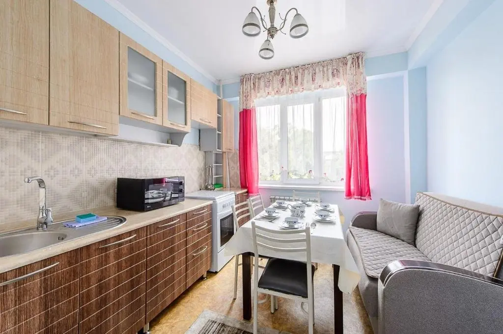 Алматы: Apartment оn Makatayeva 5 b
