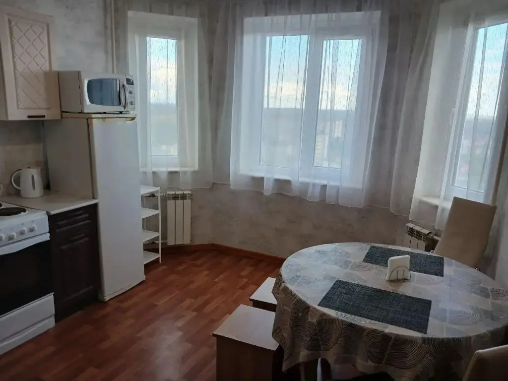 Курск: Aday Apartments (Эдэй Апартаменты) на проспекте Победы 44
