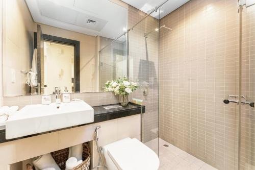Дубай: LUX Holiday Home Dubai Marina JBR - Silverene Towers