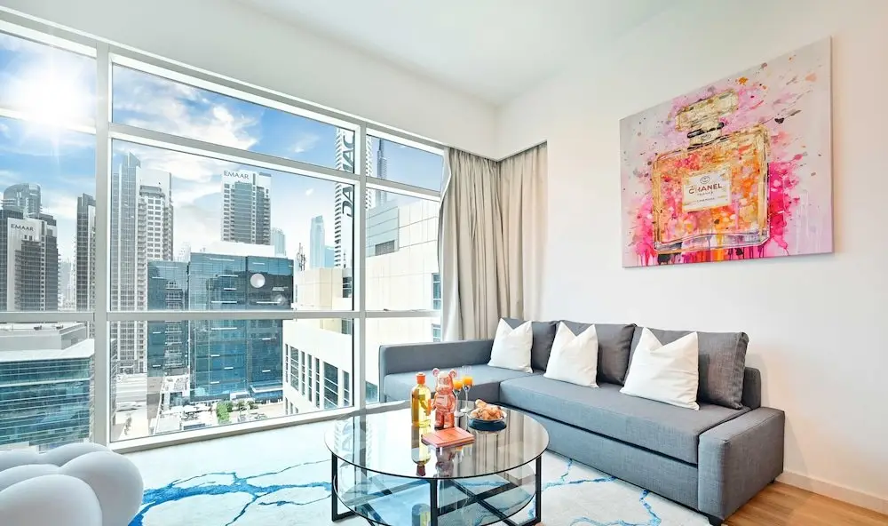 Дубай: Lux  Bay Square Burj Khalifa View Suite