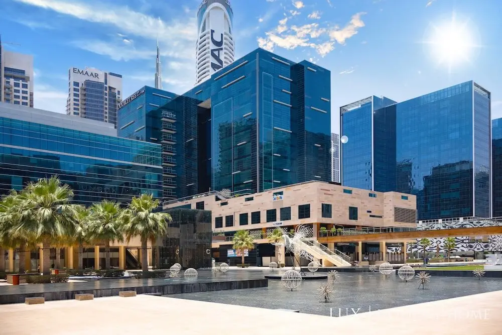 Дубай: Lux  Bay Square Burj Khalifa View Suite