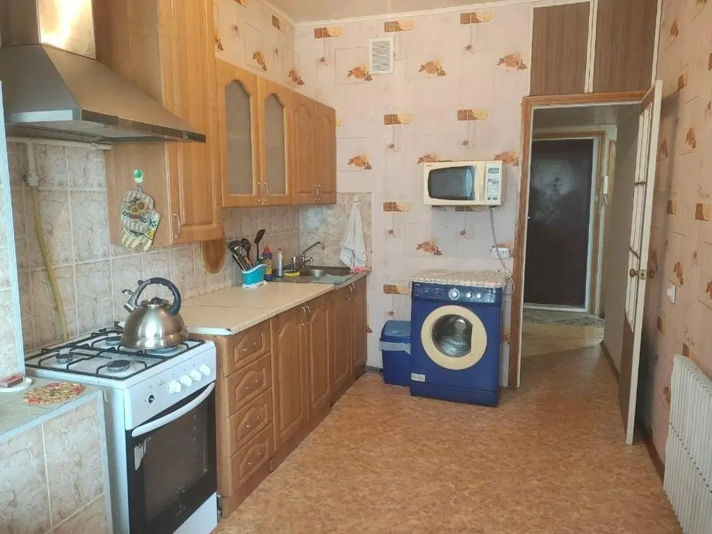 Актау: 2х комнатная кв., 11 мкр., 2 этаж