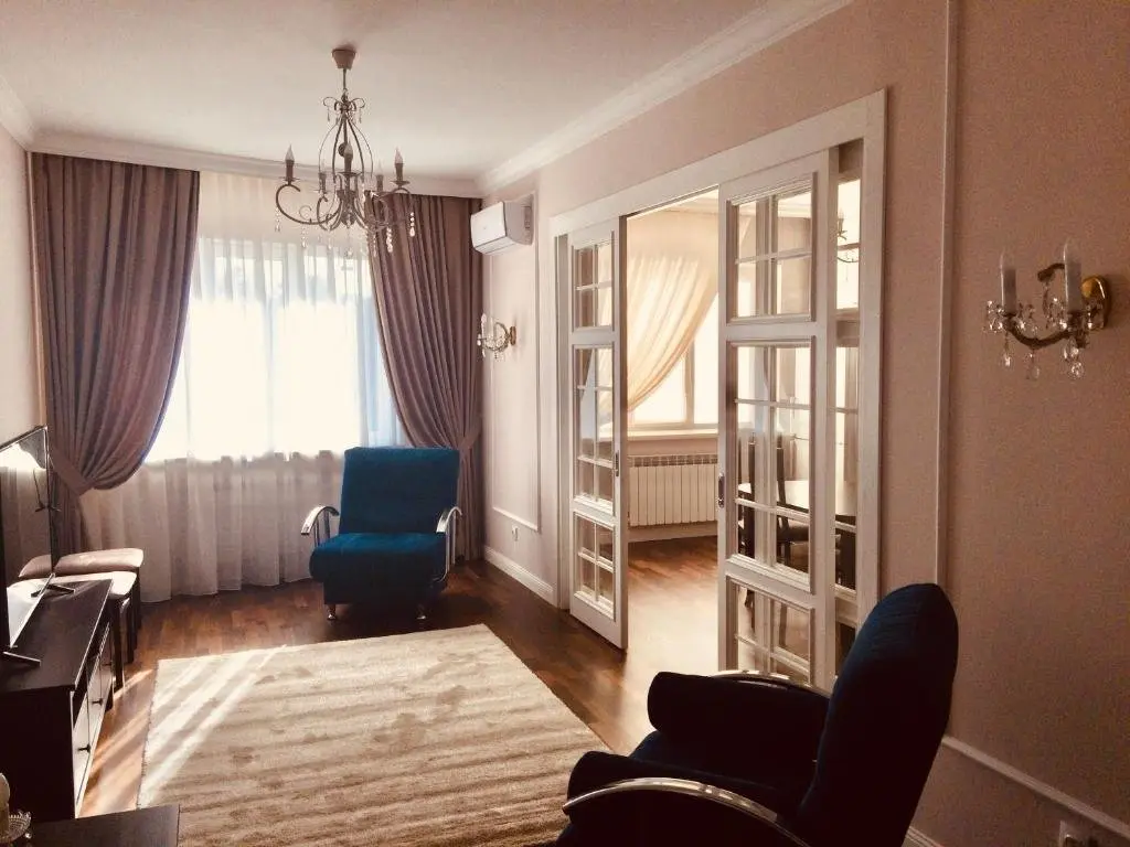 Алматы: Elite 3 bedroom gated apartment