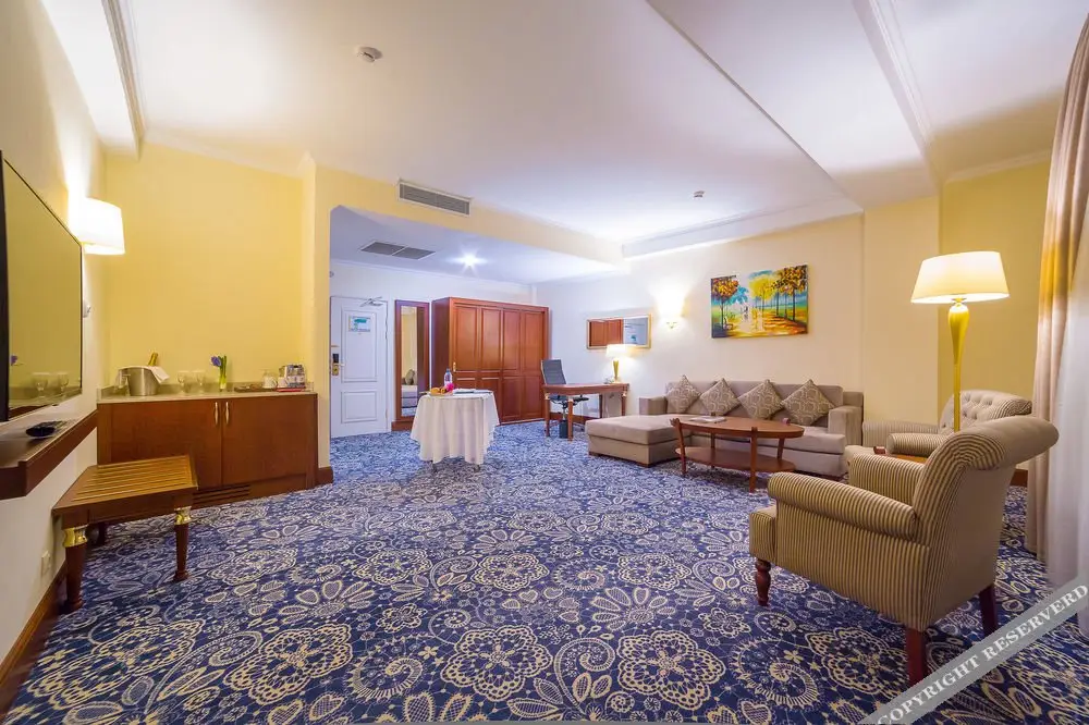 Алматы: Ramada Almaty