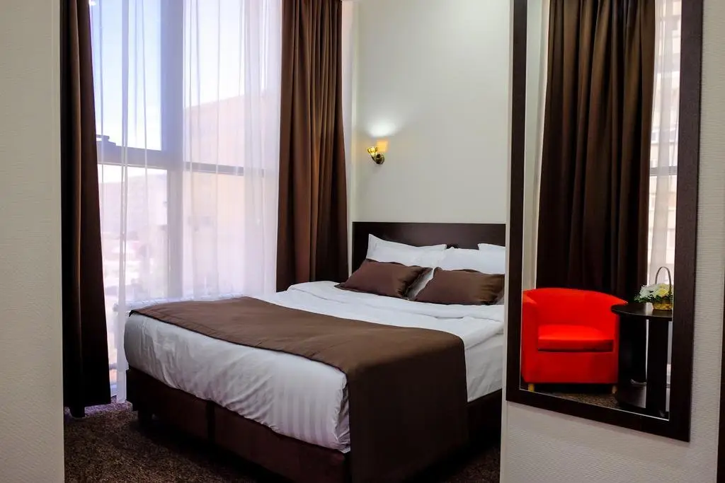 Актау: Zhanahotel